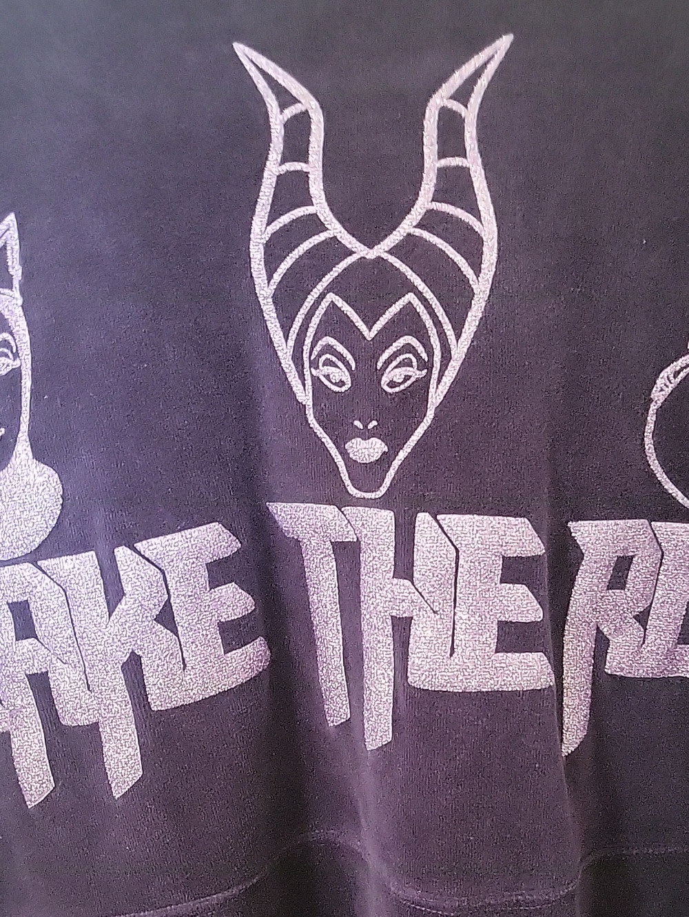 Disney Villans Spirit Jersey in a Dark Purple Velvetish Fabric Size XL - Picture 12 of 16